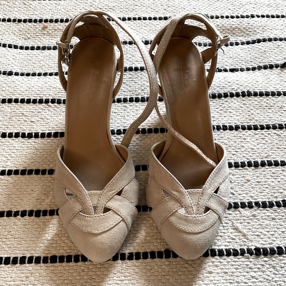 Vintage-style Shoes